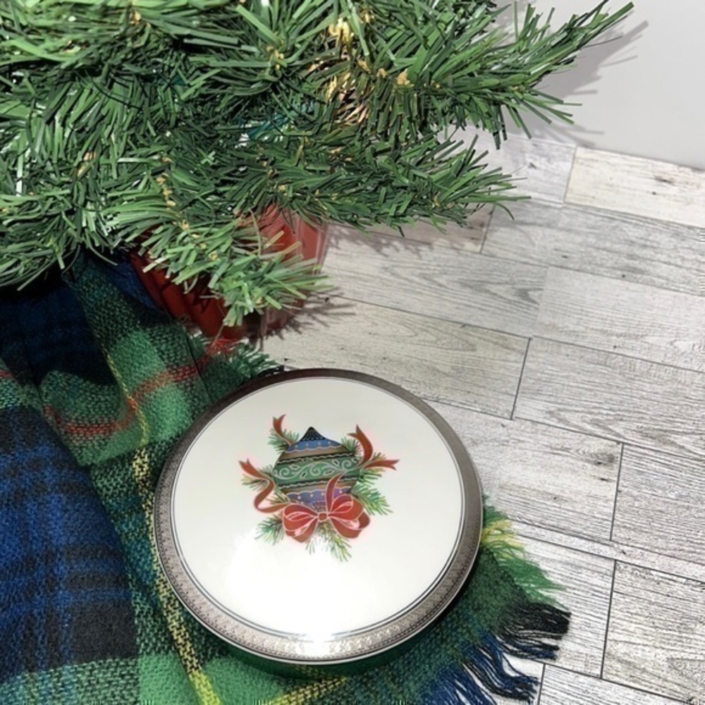 Mikasa Vintage Fine China Pine Ornament Trinket Box